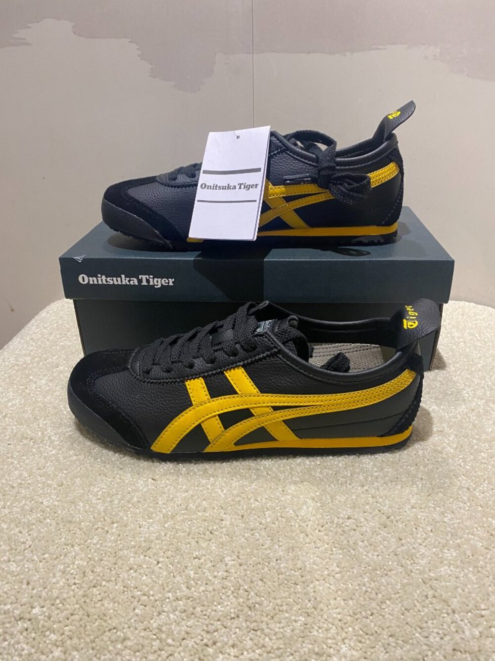 Onitsuka Tiger Mexico 66 Women’s Black Yellow Sneakers New With Box - Picture 2 of 7